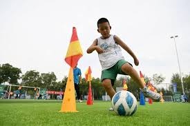 又一部游戏改编大片《怪物猎人》即将上映，快来华为体验店先睹为